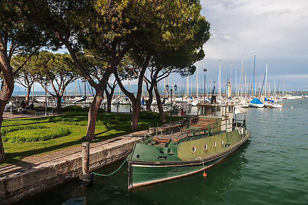 포토 JPG 해외이미지 호수 바다 여행 백그라운드 호텔 낚시 사람없음 건물 물 교회 항구 이탈리아 보트 지중해 베네치아 타운 어장 구시가지 해외202004 해외포토 자연요소 건축물 유럽 배_교통 종교건축 교통시설 숙소 레저 도시 파일형식 이미지허브