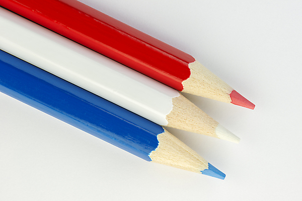 포토 JPG 해외이미지 백그라운드 패턴 추상 색연필 사람없음 장식 빨간색 파란색 컬러풀 연필 펜 흰색 해외202004 해외포토 컬러 무늬 학용품 필기구 파일형식 이미지허브