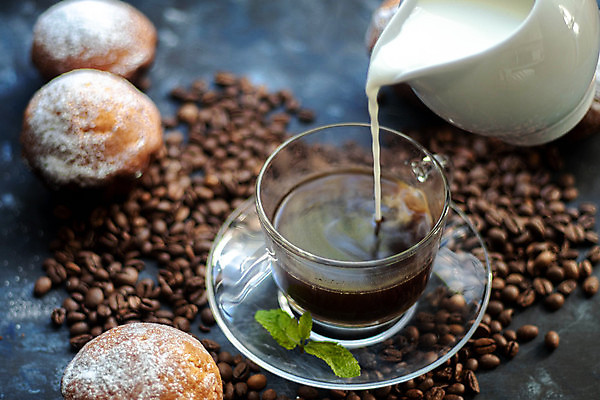 포토 JPG 해외이미지 커피 음료 음식 탁자 콩 사람없음 컵 갈색 검은색 카페 머그컵 뜨거움 굽기 카푸치노 에스프레소 라떼 카페인 해외202004 해외포토 식기 컬러 가구 곡류 상점 구이 파일형식 이미지허브