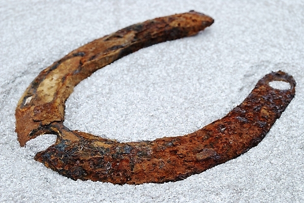 포토 JPG 해외이미지 행복 사람없음 회색 최고 철 사인 검색 부식 발견 옛날 편자 해외202004 해외포토 감정 컬러 말발굽 파일형식 이미지허브