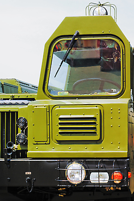 포토 JPG 해외이미지 도로 무기 자동차 유리 새로움 뿔 사람없음 초록색 빛 반사 문 스크린 바퀴 군용 신호 정사각형 트랙터 무거움 라이터 보호자 갑옷 라디에이터 범퍼 힘찬 해외202004 해외포토 도형 길 육상교통 컬러 컨셉 교통시설 재질 군대 무게 보호장비 농기계 특수차량 파일형식 이미지허브