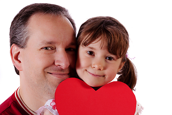 포토 JPG 해외이미지 백인 여자 남자 딸 행복 종이 어린이 가족 발렌타인데이 사랑 미소 두명 청춘 하트 아빠 흰배경 판지 해외202004 해외포토 모양 서양인 감정 백그라운드 컨셉 관계 데이이벤트 표정 사람 흰색 파일형식 이미지허브