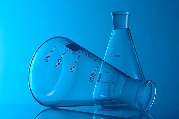 포토 JPG 해외이미지 교육 과학 유리 실험 사람없음 파란색 약 장비 기구 공구 투명 액체 실험실 떨어짐 생명공학 약국 과학자 플라스크 분석 생물학 미생물 유리그릇 튜브 해결 발견 조제 피펫 화학물질 해외202004 해외포토 직업 그릇 컬러 컨셉 의학 재질 생물 실험기구 도구 화학 만들기 학자 파일형식 이미지허브