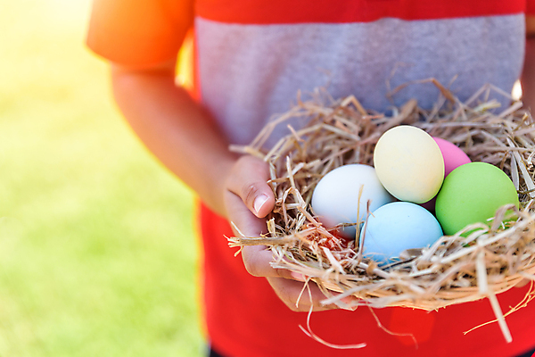 포토 JPG 해외이미지 전통 손 계절 행복 어린이 백그라운드 놀이 휴가 부활절 주택 기념 미소 사람 이벤트 사람없음 야외 장식 컬러풀 바구니 계란 축제 봄 축하 토끼 잡기 그리기 작음 심볼 사냥 해외202004 해외포토 기념일 감정 컬러 컨셉 포유류 모션 표정 건물 신체부위 반려동물 알 크기 파일형식 이미지허브