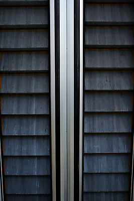 포토 JPG 해외이미지 디자인 길 여행 2 건축양식 교통시설 미래 사람없음 내부 세로 컬러풀 계단 금속 도시 쇼핑몰 에스컬레이터 단계 자동 철강 해외202004 해외포토 건축 컬러 교통 컨셉 재질 시설 파일형식 이미지허브