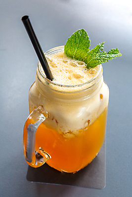 포토 JPG 해외이미지 음료 음식 백그라운드 과일 유리 귤 건강 사람없음 갈색 노란색 냉동 얼음 거품 추위 신선 칵테일 레몬 민트 허브 오브젝트 망고 해외202004 해외포토 자연요소 식물 컬러 재질 주류 열대과일 파일형식 이미지허브