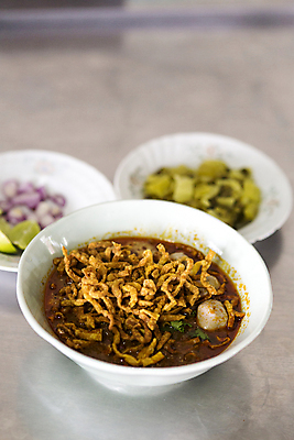 포토 JPG 해외이미지 전통 그릇 접시 백그라운드 채소 태국 고추 건강 요리 동양인 사람없음 빨간색 초록색 세트 노란색 식당 계란 식사 치킨 중국 흰색 신선 면 뜨거움 사발 수프 정상 먹기 묘사 국수 카레 북쪽 모음 고립 대두 해외202004 해외포토 식기 아시아 음식 컬러 모션 인종 상점 알 면류 사기그릇 방향 닭고기요리 파일형식 이미지허브