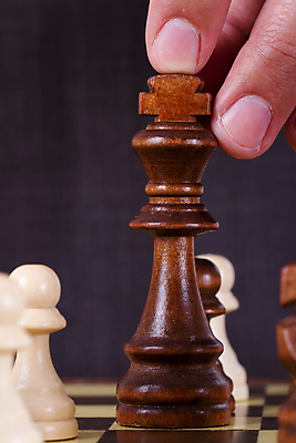 포토 JPG 해외이미지 손 교육 컨셉 생각 비즈니스 모션 놀이 성공 레저 추상 세포 창조 사람없음 목재 경쟁 블록 게임 잡기 우승 체스 선택 목표 계획 대표 왕 배열 전쟁 패배 전략 장군 해결 여왕 전쟁터 사기꾼 어려움 인내 특별함 필승 스타일 해외202004 해외포토 나무 직업 무늬 재료 신체부위 최고 파일형식 이미지허브