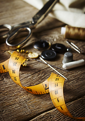 포토 JPG 해외이미지 옷 백그라운드 패턴 탁자 추상 나선형 취미 사람없음 목재 컬러풀 갈색 유행 검은색 여러개 수확 공구 시골 직물 업무 원형 뜨개질 그룹 실 수리 바느질 플라스틱 묘사 오브젝트 부식 질감 재단 재단사 골무 옛날 많음 해외202004 해외포토 도형 나무 직업 컬러 가구 다수 컨셉 무늬 농업 재료 재질 도구 작업 파일형식 이미지허브