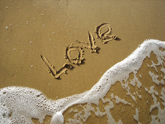 포토 JPG 해외이미지 모래 휴가 사랑 사람없음 물 단어 갈색 수영 거품 기록 선탠 해외202004 해외포토 자연요소 문자 감정 컬러 수상스포츠 파일형식 이미지허브