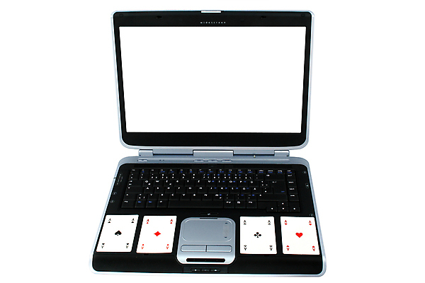 포토 JPG 해외이미지 인터넷 사람없음 노트북 컴퓨터 게임 키보드 우승 신용카드 4 행운 재산 도박 위험 심볼 기회 온라인 승자 해외202004 해외포토 컨셉 놀이 금융 전자제품 숫자 최고 파일형식 이미지허브