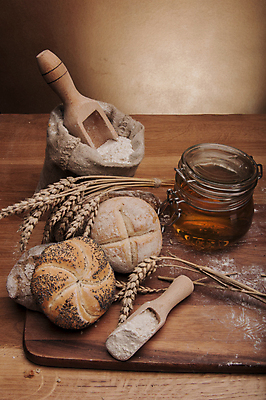 포토 JPG 해외이미지 식물 구름 전통 음식 빵 조각 백그라운드 다이어트 채소 과일 자연 탁자 하늘 아침 치즈 건조 파스타 건강 옥수수 씨앗 사람없음 목재 파란색 빛 갈색 주방 식사 빵집 맛 아침식사 상품 굽기 향수 준비 유기농 심플 밀가루 꿀 덩어리 작살 호밀 귀리 해외202004 해외포토 주간 자연요소 나무 웰빙 컬러 가구 컨셉 재료 유제품 곡류 서양음식 상점 화장품 가루 구이 생태계 파일형식 이미지허브