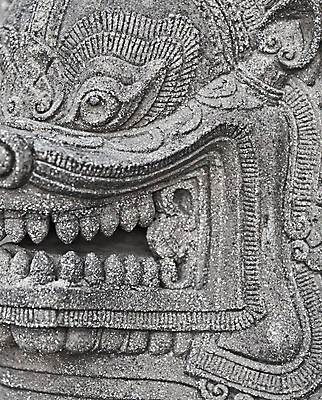 포토 JPG 해외이미지 디자인 종교 문화 얼굴 선 조각 백그라운드 불교 태국 흑백 미술 동양인 사람없음 장식 조각상 검은색 중국 회색 골동품 입 중세 닫기 개 치아 사자 심볼 신성 수도원 동쪽 나쁜 그런지 숭배 옛날 해외202004 해외포토 아시아 컬러 포유류 모션 문화예술 촬영기법 인종 신체부위 조형물 소화기관 역사 방향 파일형식 이미지허브