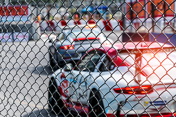 포토 JPG 해외이미지 아시아 도로 벽 스포츠 백그라운드 자동차 태국 추상 거리 안전 동양인 이벤트 사람없음 야외 빨간색 울타리 금속 검은색 경쟁 운전 흰색 그물 보호 소프트포커스 아스팔트 철 속도 질감 순환 보안 철사 새장 공식 모터 방법 선로 자동 철강 해외202004 해외포토 나라 길 육상교통 컬러 컨셉 무늬 교통시설 모션 재질 촬영기법 인종 담장 케이지 파일형식 이미지허브