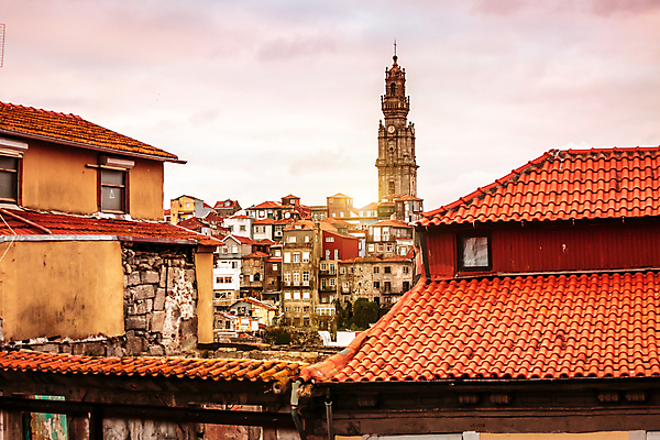 포토 JPG 해외이미지 라이프스타일 유럽 여행 건축양식 지붕 휴가 풍경 사람없음 교회 일몰 포르투갈 엽서 종탑 해외202004 해외포토 건축 나라 종교건축 건물 생활 노을 탑 편지 파일형식 이미지허브