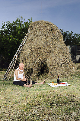 포토 JPG 해외이미지 나무 1 전통 손 계절 남자 문화 밭 농업 자연 노동자 손잡이 한명 사람 잔디 야외 목재 초록색 여름 농장 정원 장비 수확 골동품 공구 시골 업무 농부 자르기 원예 날카로움 손질 옛날 원예사 조작 철강 해외202004 해외포토 식물 직업 산업 컬러 재료 모션 취미 신체부위 도구 작업 생태계 파일형식 이미지허브