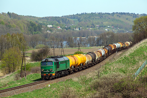 포토 JPG 해외이미지 교통시설 자동차 자연 풍경 사람없음 야외 가로 햇빛 환경 힘 기차 화물 시골 탱크 광택 연료 가스 무거움 폴란드 선로 화학약품 해외202004 해외포토 유럽 육상교통 교통 대중교통 태양 운송업 화학 무게 시설 생태계 물질 파일형식 이미지허브