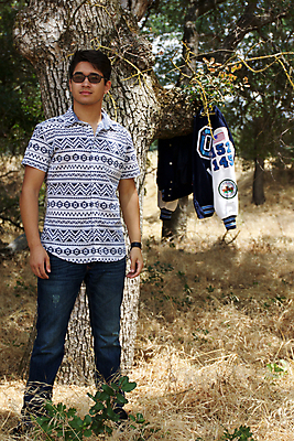 포토 JPG 해외이미지 나무 공원 남자 행복 안경 얼굴 포즈 학교 자연 한명 사람 동양인 소년 성인 야외 10대 초록색 선글라스 맑음 재킷 흰색 히스패닉 해외202004 해외포토 식물 1 잡화 공공시설 교육 감정 어린이 컬러 청소년 날씨 인종 신체부위 외투 생태계 파일형식 이미지허브