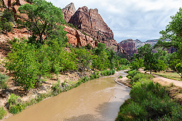 포토 JPG 해외이미지 공원 여행 북아메리카 자연 바닥 풍경 사람없음 야외 물 환경 골짜기 미국 개울 땅 방문 서쪽 시온산 전국 해외202004 해외포토 자연요소 공공시설 아메리카 강 방향 생태계 파일형식 이미지허브