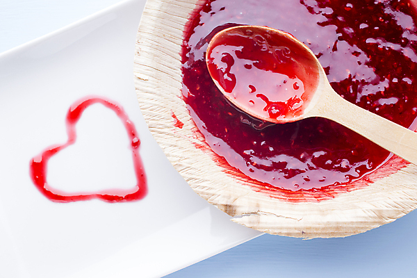 포토 JPG 해외이미지 음식 조각 부분 딸기 사람없음 빨간색 숟가락 하트 잼 자르기 오브젝트 슬라이스 젤리 버터 점심식사 해외202004 해외포토 모양 컬러 과일 모션 디저트 수저 식사 소스_음식 파일형식 이미지허브