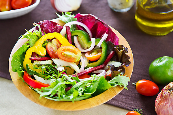 포토 JPG 해외이미지 음식 잎 다이어트 토마토 채소 양파 건강 요리 사람없음 빨간색 초록색 여름 컬러풀 갈색 노란색 보라색 식사 봄 샐러드 신선 상추 올리브 양배추 소금 라임 칼로리 후추 내추럴 비트 입가심 채식주의자 해외202004 해외포토 식물 계절 열매 컬러 과일 향신료 채식 파일형식 이미지허브