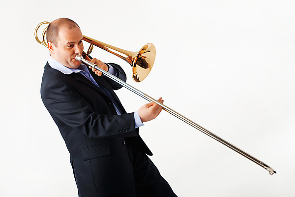 포토 JPG 해외이미지 1 남자 음악 백그라운드 놀이 바람 기술 형상 한명 사람 성인 검은색 침묵 소리 공연 연주자 음악가 기구 중앙 미끄럼틀 불기 70대 재즈 놋쇠 무료 뮤지컬 실행 인기 스타일 유일 해외202004 해외포토 자연요소 직업 노년 컬러 모션 날씨 문화예술 이벤트 놀이기구 파일형식 이미지허브