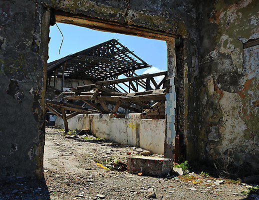 포토 JPG 해외이미지 건축양식 그림자 사람없음 야외 건물 여름 버리기 폐허 무인 옛날 혼란 해외202004 해외포토 건축물 계절 건축 컨셉 모션 파일형식 이미지허브