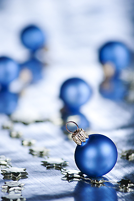 포토 JPG 해외이미지 크리스마스 공 사람없음 장식 파란색 빛 장식볼 묘사 해외202004 해외포토 기념일 컬러 파일형식 이미지허브