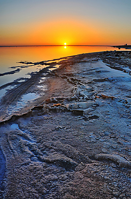 포토 JPG 해외이미지 구름 물결 바다 아프리카 자연 아침 산 건조 풍경 사람없음 야외 세로 관광지 햇빛 반사 일출 새벽 사막 황무지 고독 지중해 소금 육각형 멀리 사하라 명승지 튀니지 평야 수평선 해외202004 해외포토 주간 자연요소 도형 감정 나라 여행 태양 노을 생태계 파일형식 이미지허브