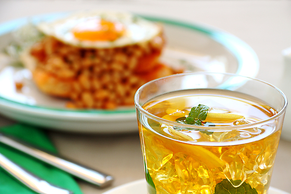 포토 JPG 해외이미지 음료 음식 빵 파슬리 건강 요리 사람없음 계란 식사 튀김 신선 맛 아침식사 허브 브런치 토스트 성분 노른자 토마토소스 내추럴 점심식사 영양분 해외202004 해외포토 식물 컨셉 채소 알 소스_음식 파일형식 이미지허브