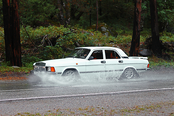 포토 JPG 해외이미지 나무 라이프스타일 유럽 도로 길 여행 십자가 교통시설 모션 자동차 자연 사람없음 야외 목재 물 젖음 물방울 바퀴 고속도로 떨어짐 숲 속도 웅덩이 먼지 모터 내추럴 방법 블러 선로 자동 해외202004 해외포토 자연요소 식물 나라 육상교통 교통 컨셉 재료 생활 시설 생태계 파일형식 이미지허브