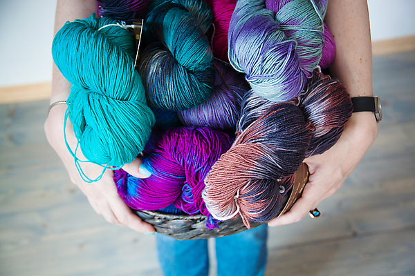 포토 JPG 해외이미지 디자인 옷 겨울 일러스트 장신구 따뜻함 취미 사람없음 그래픽 세트 컬러풀 바구니 상점 뜨개질 실 낙서 심볼 부드러움 실타래 자수 수공예 재단 양모 핸드메이드 해외202004 해외포토 계절 컬러 직물 감각 공예 파일형식 이미지허브