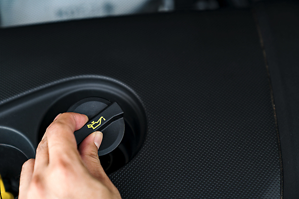 포토 JPG 해외이미지 백그라운드 교통시설 자동차 새로움 사람없음 신선 변화 수리 닫기 휘발유 석유 서비스 짐차 엔진 정비공 모터 유지 자동 해외202004 해외포토 육상교통 교통 컨셉 모션 기술자 시설 파일형식 이미지허브