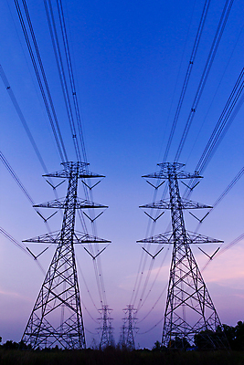 포토 JPG 해외이미지 식물 실루엣 산업 선 건축양식 하늘 산 프레임 사람없음 파란색 환경 탑 금속 힘 장비 발전기 에너지 역 저녁 위험 큼 전염 철사 볼트 봉 철탑 엔진 공학 세대 분배 전압 철강 현재 힘찬 공급 해외202004 해외포토 건축물 교육 건축 컬러 컨셉 교통시설 재질 촬영기법 발전소 공구 질병 야간 크기 감염 파일형식 이미지허브