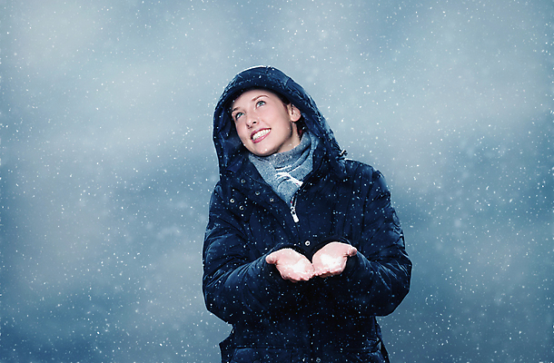 포토 JPG 해외이미지 백인 라이프스타일 응시 계절 여자 행복 조각 크리스마스 겨울 휴가 따뜻함 관리 한명 웃음 사람 성인 파란색 귀여움 추위 흰색 눈송이 흥분 긍정 폭설 해외202004 해외포토 서양인 1 시선 기념일 감정 컬러 컨셉 눈_날씨 표정 생활 자연재해 파일형식 이미지허브