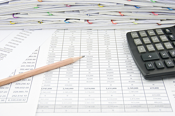 포토 JPG 해외이미지 종이 비즈니스 성공 설계 사람없음 연필 쌓기 자료 계산기 흰색 업무 인쇄 보고서 문서 영수증 시트 계좌 옛날 해외202004 해외포토 컬러 컨셉 모션 문구용품 학용품 금융 필기구 장비 작업 파일형식 이미지허브