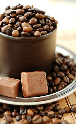 포토 JPG 해외이미지 식물 그릇 커피 음료 콩 사람없음 컵 갈색 검은색 중국 카페 우유 머그컵 뜨거움 맛 굽기 향기 향 에스프레소 카페인 해외202004 해외포토 식기 아시아 컬러 컨셉 유제품 곡류 상점 구이 냄새 파일형식 이미지허브