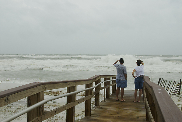 포토 JPG 해외이미지 커플 여자 남자 파도 바다 자연 조류 바람 날씨 멕시코 사람 사람없음 목재 물 미국 손상 만 서핑 홍수 폭풍 뇌우 소금물 철책 해일 허리케인 플로리다 해외202004 해외포토 자연요소 나무 동물 컨셉 북아메리카 재료 관계 수상스포츠 자연재해 생태계 파일형식 이미지허브