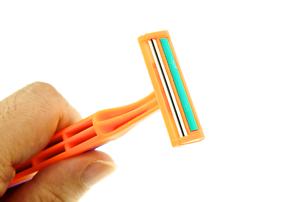 포토 JPG 해외이미지 사람없음 흰색 칼날 플라스틱 자르기 날카로움 면도기 고립 돌봄 위생관리 해외202004 해외포토 컬러 모션 재질 관리 위생용품 파일형식 이미지허브