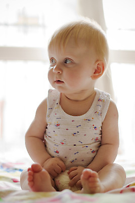 포토 JPG 해외이미지 모델 딸 행복 얼굴 어린이 자연 놀이 미래 새로움 건강 한명 미소 웃음 사람 파란색 귀여움 흰색 아기 신생아 오픈 입 달콤 작음 부드러움 세대 돌봄 해외202004 해외포토 1 감정 컬러 컨셉 가족 모션 표정 신체부위 감각 맛 크기 생태계 파일형식 이미지허브