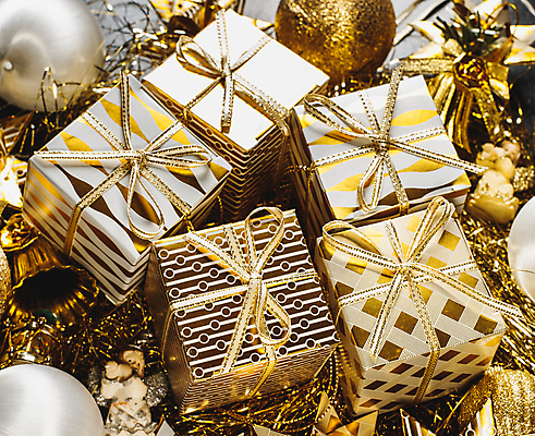 포토 JPG 해외이미지 크리스마스장식 크리스마스 실내 사람없음 선물상자 금색 오브젝트 해외202004 해외포토 기념일 컬러 선물 내부 상자 파일형식 이미지허브