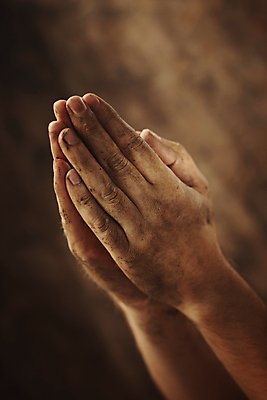 포토 JPG 해외이미지 손 기독교 종교 노동자 관리 사람없음 기도 의식 영혼 먼지 해외202004 해외포토 직업 신체부위 파일형식 이미지허브