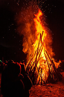 포토 JPG 해외이미지 전통 디자인 백그라운드 패턴 촛불 가족 자연 불 사람 사람없음 목재 장식 여름 파란색 빛 에너지 슬픔 죽음 뜨거움 저녁 위험 장작 소방관 벽난로 질감 기념물 장례 깊이 우울감 해외202004 해외포토 자연요소 나무 계절 감정 컬러 컨셉 무늬 재료 초 관계 야간 구조원 소방 생태계 파일형식 이미지허브