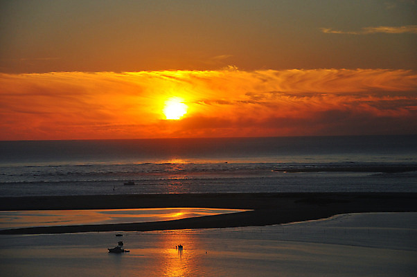 포토 JPG 해외이미지 모래 바다 여행 벤치 건축양식 휴가 파노라마 사람없음 태양 일몰 사막 프랑스 망토 모래언덕 남쪽 프로방스 해외202004 해외포토 자연요소 건축 유럽 의자 촬영기법 노을 방향 언덕 파일형식 이미지허브