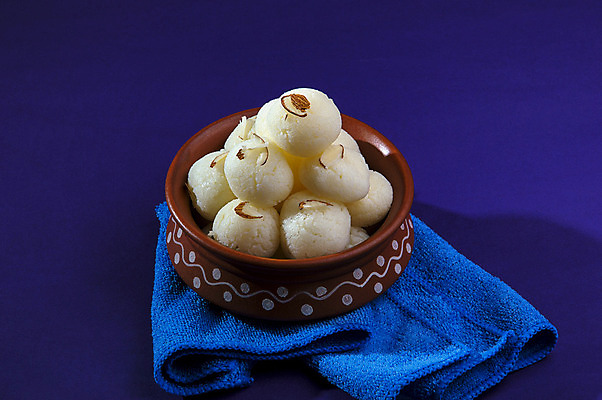 포토 JPG 해외이미지 디저트 사람없음 도자기 원형 사기그릇 냅킨 인도음식 해외포토 도형 그릇 음식 동양음식 파일형식 이미지허브