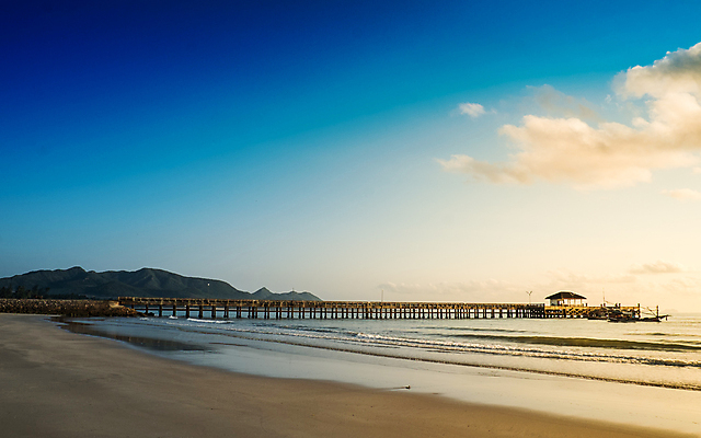 포토 JPG 해외이미지 구름 모래 파도 바다 컨셉 태국 하늘 어류 어업 사람없음 태양 우주 일출 항구 보트 콘크리트 해외202004 해외포토 자연요소 산업 아시아 배_교통 교통시설 노을 수중동물 파일형식 이미지허브