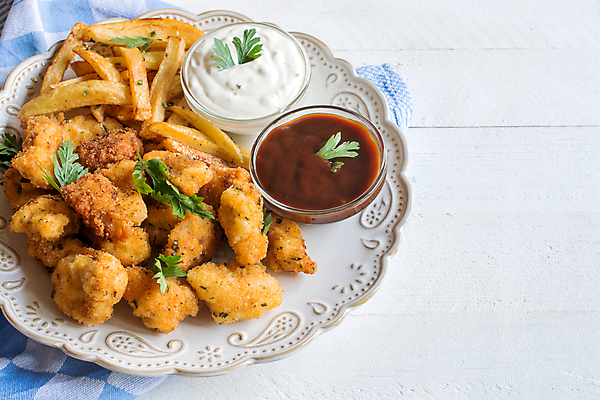 포토 JPG 해외이미지 접시 음식 다이어트 감자 패스트푸드 파슬리 육류 요리 사람없음 노란색 우주 식당 저녁식사 치킨 공백 튀김 감자튀김 신선 황금 맛 정크푸드 메뉴 마요네즈 점심식사 부스러기 빵가루 인기 해외202004 해외포토 식기 컬러 컨셉 채소 식재료 건강 상점 식사 소스_음식 인스턴트 닭고기요리 파일형식 이미지허브