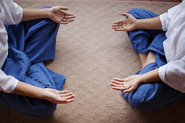 포토 JPG 해외이미지 백인 라이프스타일 손 여자 선 파도 바다 신체 요가 손가락 자연 휴식 건강 연꽃 사람없음 야외 물 여름 파란색 운동 평화 활발 엄지손가락 흰색 마음 영혼 고독 집중 묘사 명상 위치 해외202004 해외포토 자연요소 서양인 웰빙 계절 꽃 감정 컬러 컨셉 사람 생활 신체부위 생태계 파일형식 이미지허브