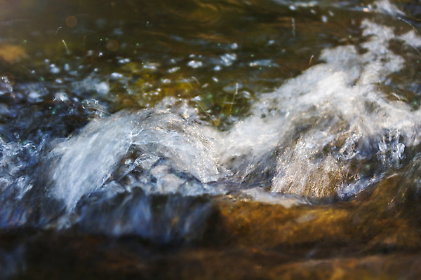 포토 JPG 해외이미지 백그라운드 자연 표면 사람없음 물 빛 강 햇빛 맑음 안개 점 개울 떨어짐 뿌리기 순수 운하 부드러움 내추럴 샤워실 해외202004 해외포토 자연요소 컨셉 모션 날씨 태양 감각 생태계 샤워시설 파일형식 이미지허브