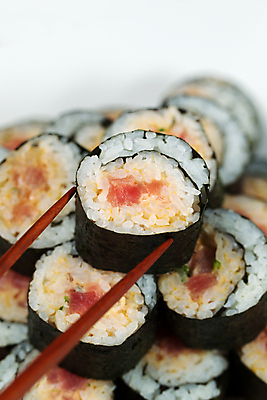 포토 JPG 해외이미지 전통 아시아 음식 다이어트 젓가락 건강 어류 요리 동양인 사람없음 세로 쌓기 일본 초밥 기구 신선 해조류 닫기 참치 먹기 오브젝트 준비 유기농 피라미드 날것 성분 핸드메이드 해외202004 해외포토 건축물 웰빙 나라 모션 수저 인종 수중동물 해양식물 랜드마크 일본음식 파일형식 이미지허브